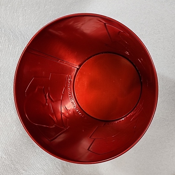 The Marvel's popcorn bucket - Picture 5 of 6